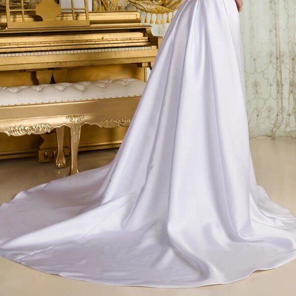 New Off White Strapless Long Wedding Dress w/ V-Neckline & Leg Slit GL3715 - Picture 15 of 15